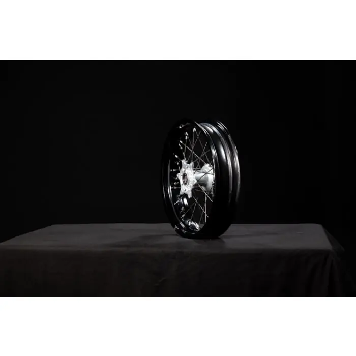 Zertifiziert Vorderrad 17" SM